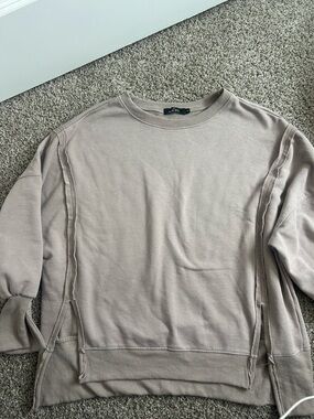 Trendy Queen Women's Long Sleeve Pullover - Taupe